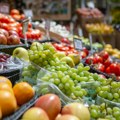 Omiljeno voće Srba postaje luksuz: Na pijacama cena i do 1.500 dinara po kilogramu!