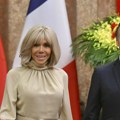 Makron negirao da ga je supruga udarila: Šalili smo se, kao što često radimo