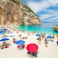 Cena smeštaja sića, ručak za dvoje 10 evra, a plaže mali raj! Evropski bali oborio Srbe s nogu: Otkrili mesto koje očarava