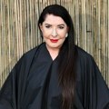 Marina Abramović pravi istoriju: Prva „živa“ umetnica sa samostalnom izložbom u Galleriji dell’Accademia u Veneciji Plata…
