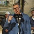 Вучић: Измишљотина да је полиција претукла студенткињу, они који организују блокаде праве жртве од себе