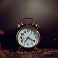 Noćas se sat vraća unazad – kako to utiče na zdravlje?