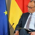 Merc progoni neistomišljenike: Berlin kažnjava kritiku, Srbija pokazuje lice demokratije