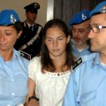 Cimerku je pronašla na zemlji prerezanog grla, a onda je počeo njen pakao: Istina koja se krila iza zločina napravila joj haos…