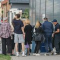 Novi DSS nastavio prikupljanje potpisa protiv poskupljenja vode u Zrenjaninu Novi DSS Zrenjanin