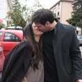 Prvo kupanje ćerke Kasije u bazenu sa patkicama. Aleksandra se udala za 10 godina mlađeg kolegu, a sad objavila trenutke…