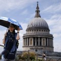 Engleska tone u zemlju zbog paklenih vrućina! Kuće u Londonu pucaju i propadaju: Iznenadne cik-cak pukotine i stravične štete…