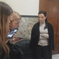 „Štrajk glađu nije nikakva patetika i performans“: Novinar Danasa kod Marinike Tepić u poslaničkom klubu