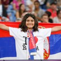 Angelina Topić u Rimu ima najslađu podršku ikada: Mala sestra Sofija ogrnuta zastavom Srbije!