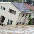 Dramatični snimci poplava u Japanu: Poginulo šest ljudi, ima i nestalih, ulice gradova pod vodom