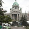 Kamp u Pionirskom parku sablasno prazan: Poljoprivrenici obilaze traktore, kamioni odvoze toalete (VIDEO)