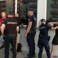 Građani čekali Vučića pred otvaranje memorijalnog parka Palmi u Jagodini, interventna ih privela VIDEO