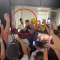 ВИДЕО Ђоковић се појавио на неочекиваном месту: Направили му „сачекушу“ испред тоалета