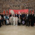 Porodica Čutić, koja se seli u Čestereg, potpisala je četirihiljaditi ugovor o dodeli bespovratnih sredstava za kupovinu kuća…