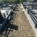 „Komunalac“ nastavlja sa uređenjem staza na Svetoilijskom groblju