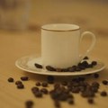 Prva kafa odmah nakon buđenja deluje slabije nego ista ta kafa sat kasnije, a za to postoji objašnjenje