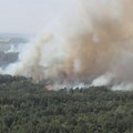 (Foto, video) Dramatično: Požari bukte, gašenje postaje sve teže! RHMZ upozorava na jak vetar, ruski "Iljušin" u borbi sa…