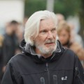 "Uhvatim sebe kako satima gledam u neko drvo": Dragan Petrović Pele otkrio kako provodi dane u penziji