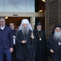 Vučić na molitvi u Hramu Svetog Save i dobio blagoslov patrijarha Porfirija pred polazak u Njujork VIDEO