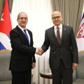 Premijer Miloš Vučević se sastao sa ambasadorom Kube: Saradnja dveju zemalja se zasniva na tradicionalnom prijateljstvu i…