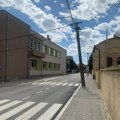 Hoćemo li čekati da padne, ili će se nadležni pobrinuti za nakrivljenu banderu?