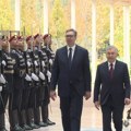 Uz svečani doček i vojne počasti, predsednik Uzbekistana dočekao Vučića