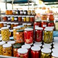 Karavan zimnice stiže na Kalenić: zimske salate, kompoti, pekmezi, sirupi, ajvar