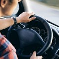 Upozorenje roditeljima u periodu visokih temperatura: Ne ostavljajte decu samu u vozilima ni na kratko