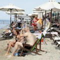 To nije sramota: Sa četiri rečenice zapušio usta svima onima koji vređaju ljude koji jedu na plaži: "Bravo lavovi…