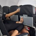 Nisu mogli da obuzdaju strasti Par razmenjuje nežnosti u avionu, putnici ne veruju šta vide (foto)