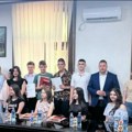 Vukovcima po 20.000 dinara: Opština Plandišta nagradila desetoro najuspešnijih đaka