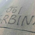 Ustaški simboli i poruka "Ubi Srbina" na peronu za Beograd: Skandal na autobuskoj stanici u Zagrebu