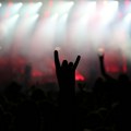 Hevi metal spektakl u dvorištu Gimnazije