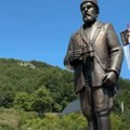 Spomenik Pavlu Đurišiću otkriven danas u selu u Beranima: Meštani ga odmah sklonili na drugo mesto