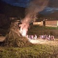 Prvomajska vatra okupila meštane Svođa rasute po svetu
