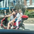 Uprkos upozorenjima policije: Leskovčani i dalje ugrožavaju živote dece na električnim skuterima