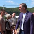 Vučić obilazi Raški okrug: Predsednik Srbije stigao u posetu porodici Bugarić (video)