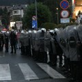 (Foto/video) Tenzije u Užicu: Sukobile se dve grupe građana, povređen snimatelj RTS