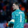 Nojer se obrukao kao nikada pre: Primio gol posle samo osam sekundi, ispisana istorija Bundeslige! (video)