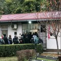 Novosađani glasaju na vanrednim parlamentarnim izborima, redovi ispred biračkih mesta