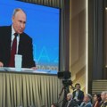 „Nisam čak ni gledala šefov govor, samo sam čula vic o jajima“: Analiza The Moscow times o Putinovoj maratonskoj…