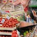 Gde je isplativije kupovati – na pijaci ili u marketu? Razlika u ceni kruške je drastična, a šargarepa na jednom mestu…