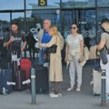 (Video) "ne znam gde je levo": Ceca pekarskim letom stigla u Beograd, pa se oglasila za "Blic", ženska ekipa sa aerodroma…