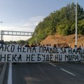 Blokada magistarale u Kastratu i kod zgrade suda u Prokuplju
