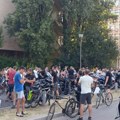 Zborovi i studenti pozvali na dve lokacije večeras: kod Rektorata i kod Futoške pijace