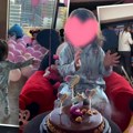 (Foto) pevačica i milioner ćerki slave 2.: Rođendan Stan u elitnom delu Beograda ceo u staklu, napunjen balonima - sačekalo je…