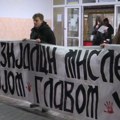 Протест ученика гимназије "20. октобар" у Бачкој Паланци због смене директорке