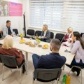 Macura obišla Materinski dom u Zvečanskoj: Svaka devojka ima pravo na bezbednost