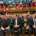 Mnogi hoće u predizbornu koaliciju sa SPS, ali pod njihovim uslovima: Deo socijalista se plaši „Vučićevih spavača“