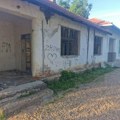 Bez dozvole roditelja funkcioneri u Žitorađi se slikali sa đacima, pa brisali dokaze sa stranačkog Fejsbuka